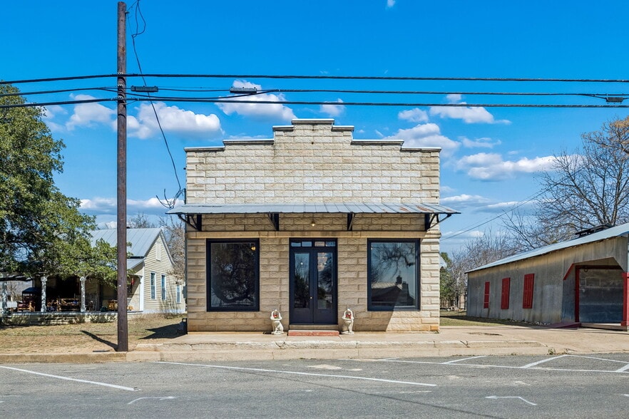 606 High St, Comfort, TX à vendre - Photo du bâtiment - Image 1 de 16