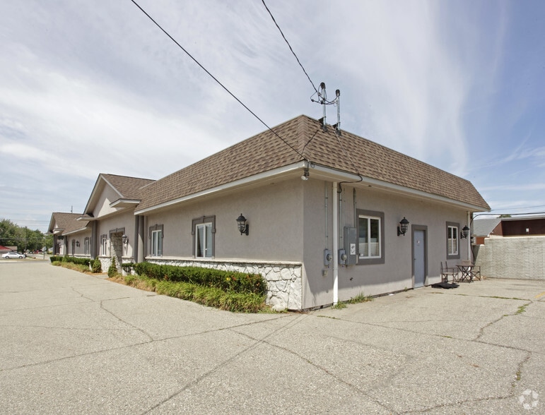 29820 Harper Ave, Saint Clair Shores, MI for lease - Building Photo - Image 3 of 3