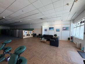 2001 MacArthur Blvd, Whitehall, PA for lease Interior Photo- Image 2 of 9