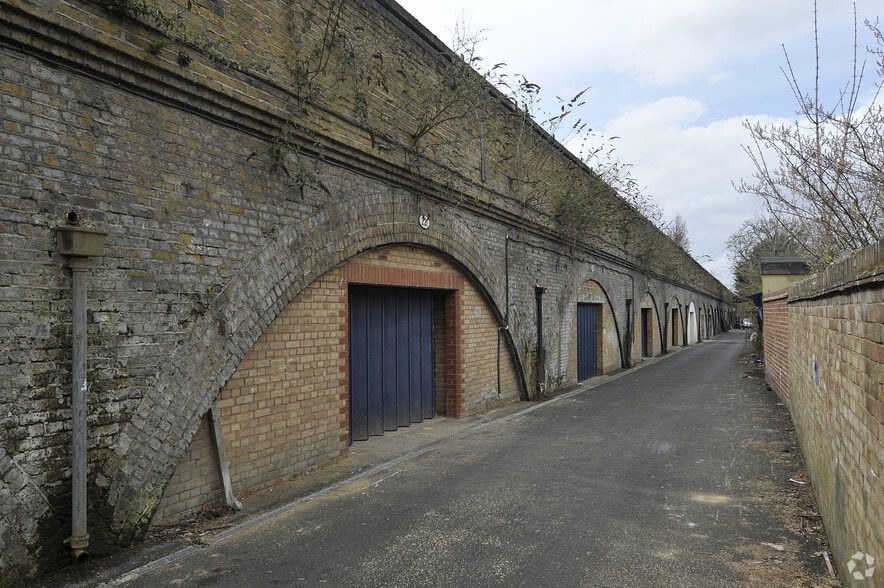 Grove Green Rd, London for lease - Building Photo - Image 2 of 4