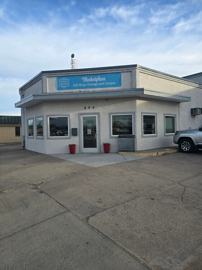 Plus de détails pour 805 W Main St, Sterling, CO - Commerce de détail à vendre