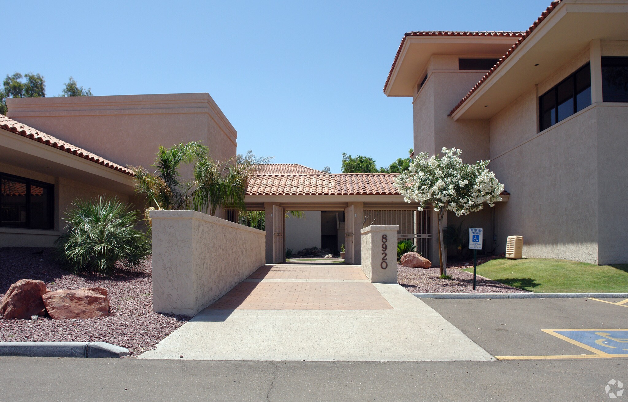 2301 W Dunlap Ave, Phoenix, AZ à louer Photo du bâtiment- Image 1 de 30