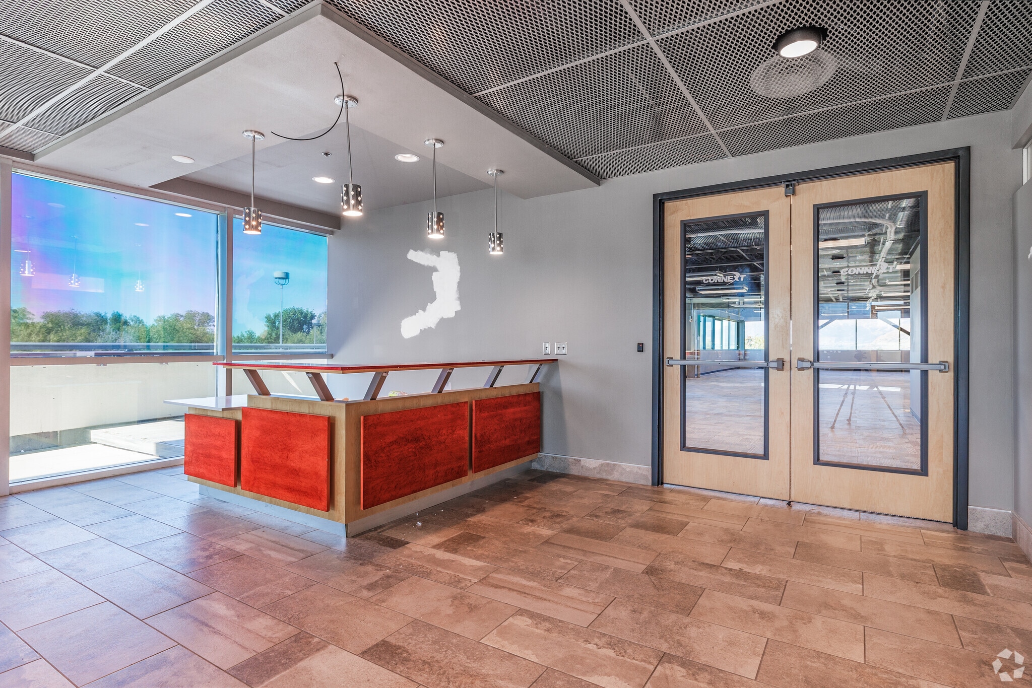 1186 E 4600 S, Ogden, UT for lease Interior Photo- Image 1 of 15