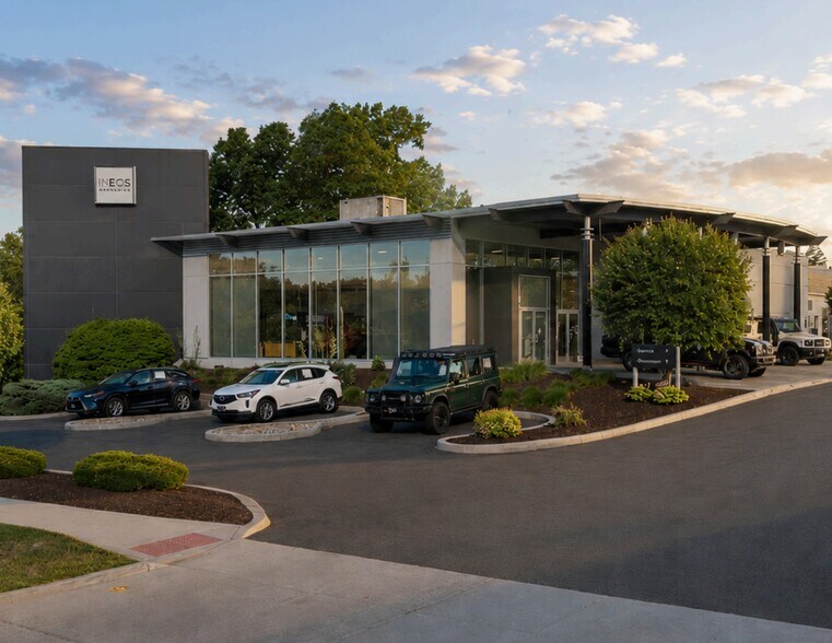 100 Federal Rd, Danbury, CT à vendre - Photo du bâtiment - Image 3 de 19
