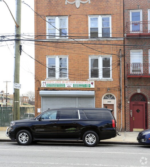3988 Bronxwood Ave, Bronx, NY à louer - Photo du bâtiment - Image 3 de 6