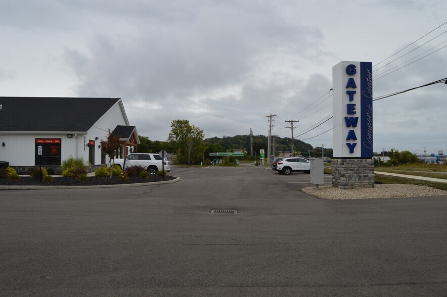 2656 N Columbus St, Lancaster, OH à louer - Photo du bâtiment - Image 2 de 8