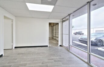4901 Milwee St, Houston, TX for lease Interior Photo- Image 2 of 5