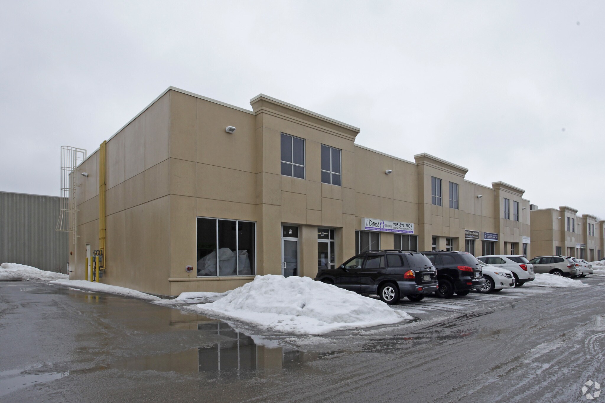 16945 Leslie St, Newmarket, ON à vendre Photo du bâtiment- Image 1 de 1