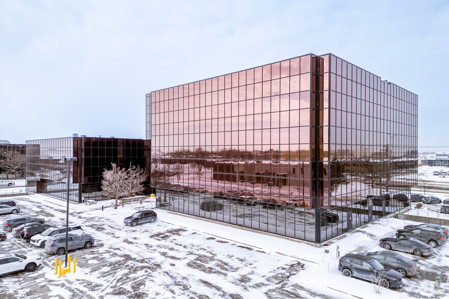 6700-6780 Ch De La Côte-De-Liesse, Montréal, QC à louer - Photo du bâtiment - Image 2 de 5