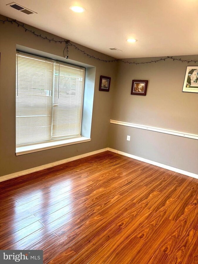 15829-15843 Crabbs Branch Way, Rockville, MD 20855 - Unité 15835-A -  - Photo intérieure - Image 1 of 9