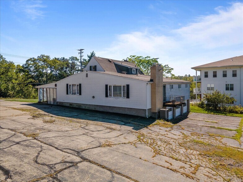 113 Fox Plan Rd, Monroeville, PA à vendre - Photo du bâtiment - Image 2 de 54