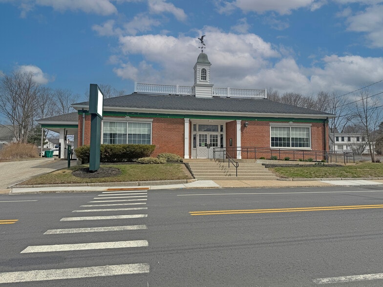 40 High St, Hampton, NH for sale - Building Photo - Image 1 of 2