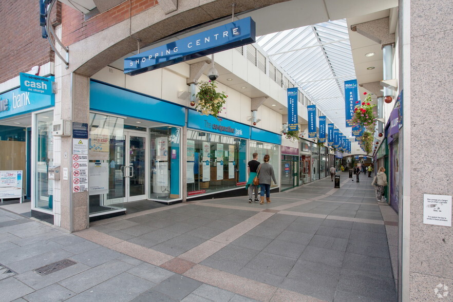 Nolton Arcade, Bridgend à louer - Photo du bâtiment - Image 2 de 5