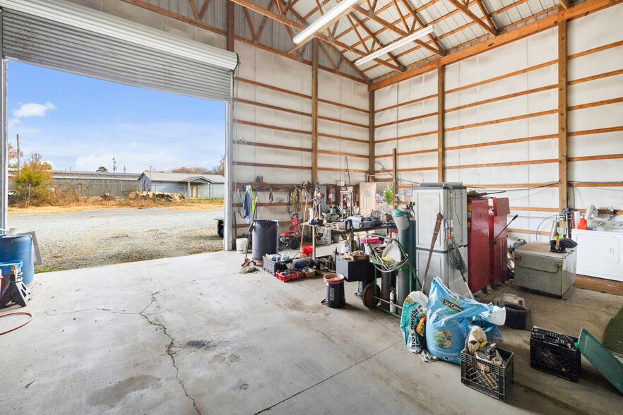 372 Jones St, Decatur, TN à louer - Photo du bâtiment - Image 3 de 24