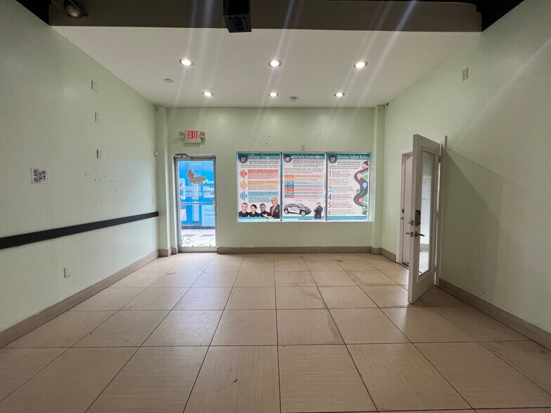 2619 W Flagler St, Miami, FL for lease - Interior Photo - Image 2 of 3
