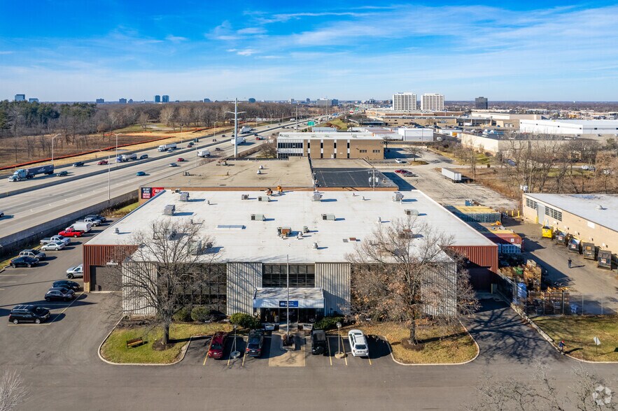 507 W Algonquin Rd, Arlington Heights, IL à vendre - Photo du bâtiment - Image 3 de 5