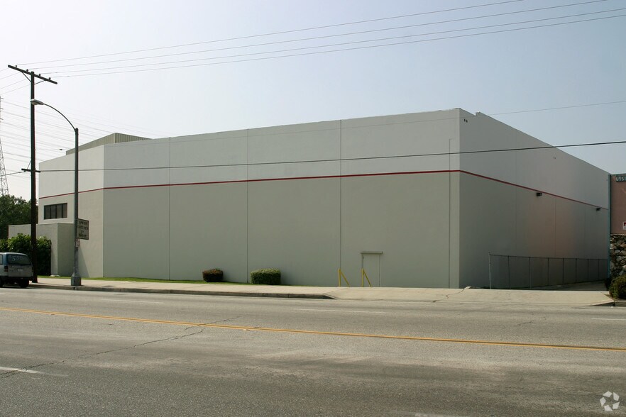 6945 Atlantic Ave, Long Beach, CA for lease - Building Photo - Image 2 of 3