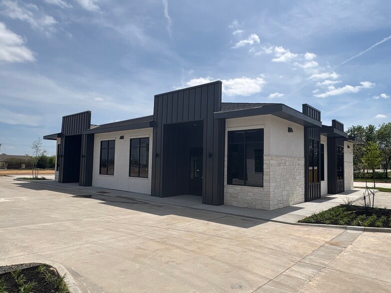 10120 Summer Creek Dr, Fort Worth, TX for lease - Building Photo - Image 3 of 8