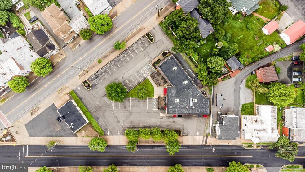 132 W Main St, Westminster, MD à vendre - Photo du bâtiment - Image 2 de 54