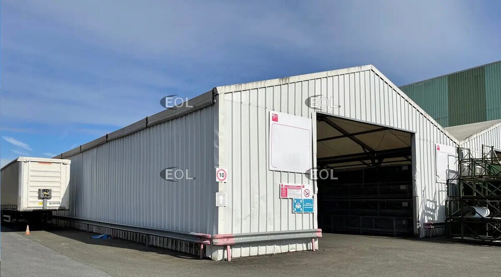 Industriel dans Mitry-Mory à louer - Photo du bâtiment - Image 2 de 8