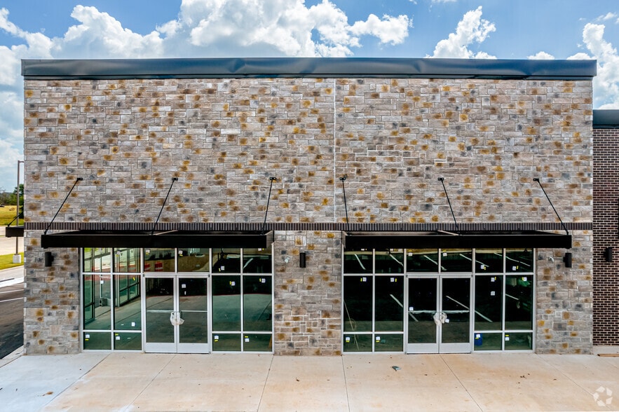 1345 Henri De Tonti, Springdale, AR à louer - Photo du bâtiment - Image 2 de 13