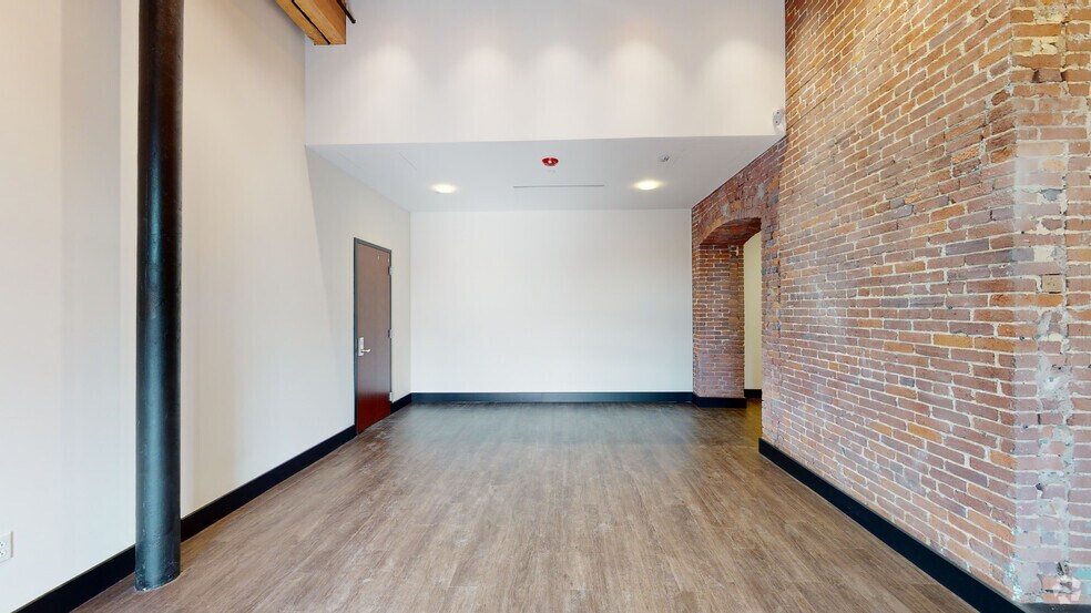 2400 8th Ave, Altoona, PA à louer - Numérisation 3D de Matterport - Image 2 de 40