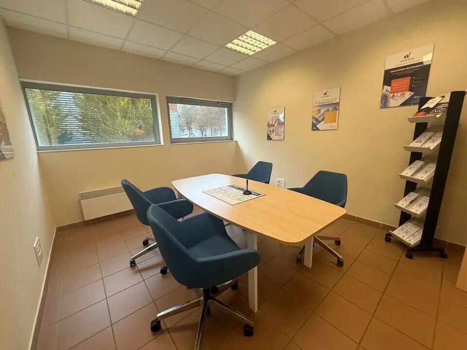 Office in Beauvais for sale Interior Photo- Image 1 of 28