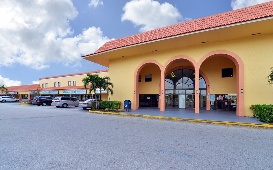 5500 W Oakland Park Blvd, Lauderhill, FL à louer - Photo du bâtiment - Image 2 de 5