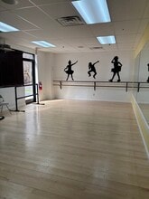 60 Whitney Rd, Mahwah, NJ for lease Interior Photo- Image 2 of 5