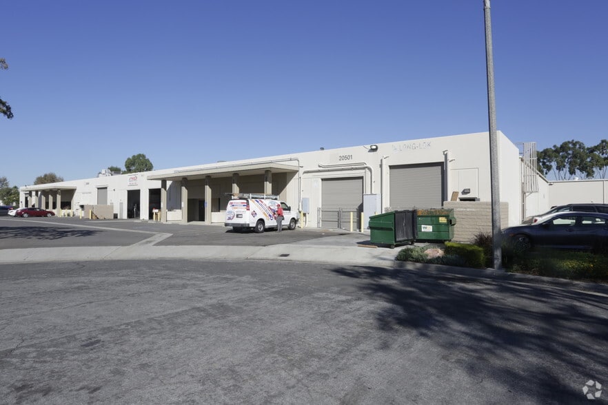 20435 Tillman Ave, Carson, CA à louer - Photo principale - Image 3 de 63