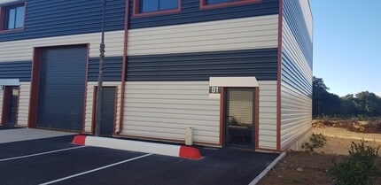 Av. de Varsovie, Signes for lease Interior Photo- Image 2 of 5