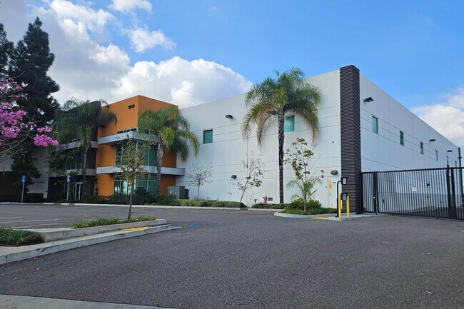 Plus de détails pour 9911 Romandel Ave, Santa Fe Springs, CA - Industriel à louer