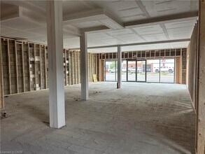 63 Queensway W, Simcoe, ON à louer Photo intérieure- Image 2 de 6