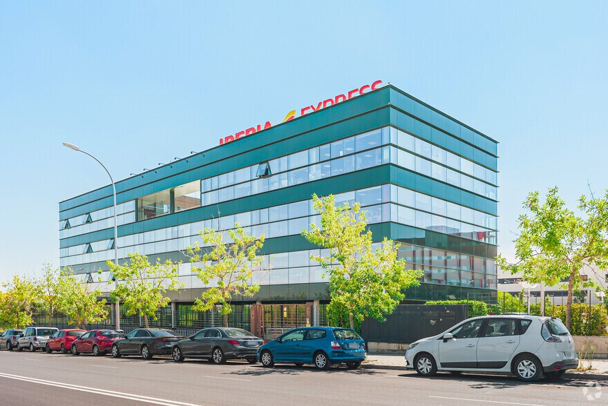 Calle de Alcañiz, 23, Madrid, Madrid à louer - Photo du bâtiment - Image 2 de 3