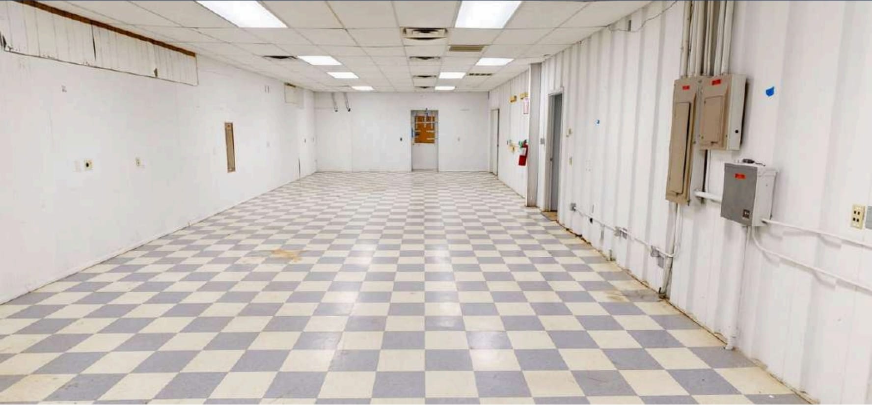 555 N 13th St, Rogers, AR à louer Photo intérieure- Image 1 de 5