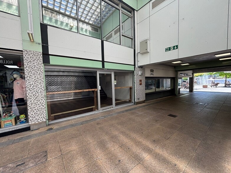 1-18 Church Arcade, Bedford for lease - Building Photo - Image 3 of 55
