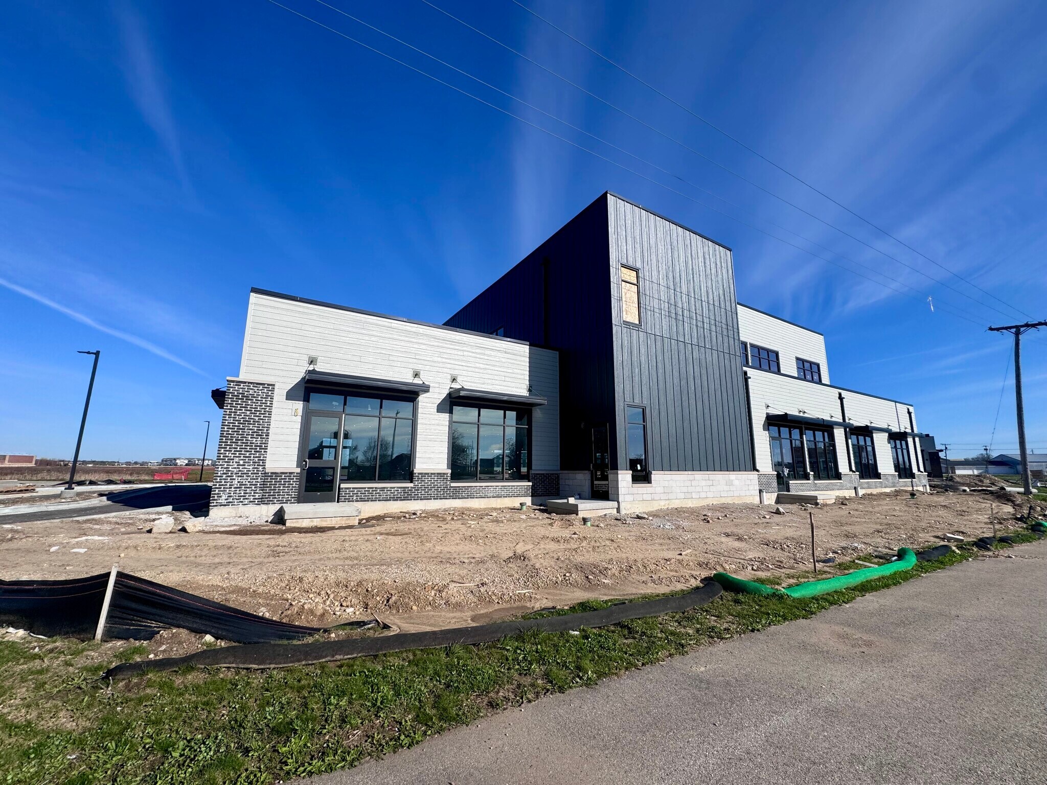 380 Schneider Rd, Sun Prairie, WI for lease Primary Photo- Image 1 of 6