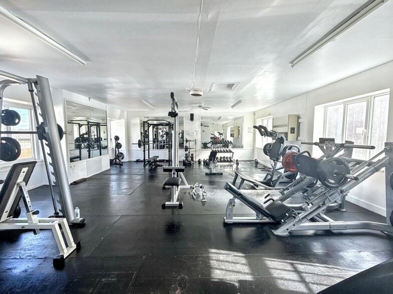 1-5 Queen St, South Shields for sale - Building Photo - Image 3 of 17