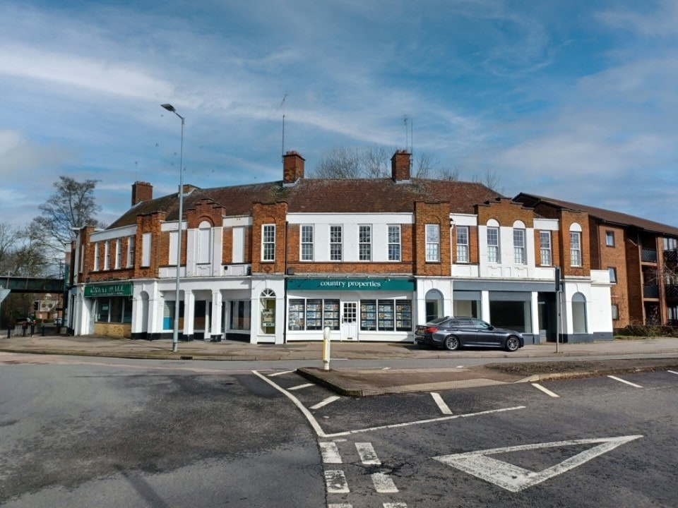 1-9 Howard Park Corner, Letchworth Garden City for sale Building Photo- Image 1 of 5