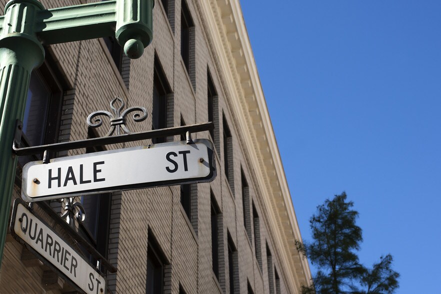 815 Quarrier St, Charleston, WV à vendre - Photo du bâtiment - Image 2 de 12