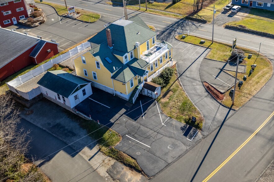 181 W State St, Granby, MA à vendre - Aérien - Image 2 de 93