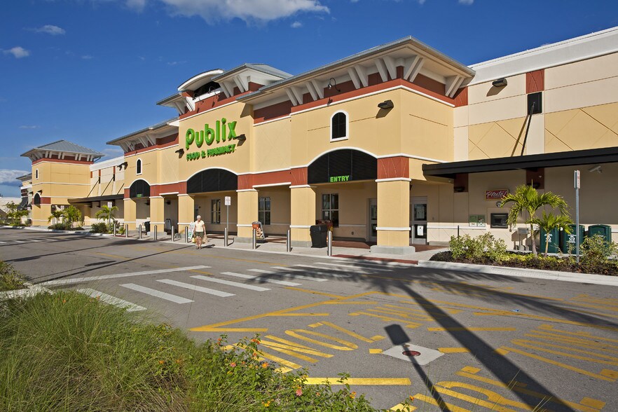 9601 Six Mile Cypress Pky, Fort Myers, FL à louer - Photo du bâtiment - Image 3 de 12