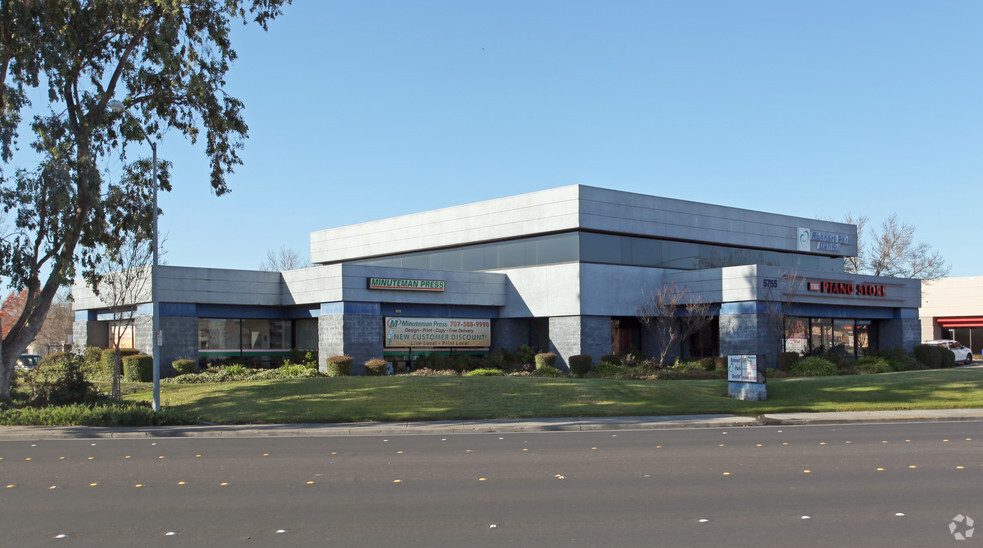 5755 Redwood Dr, Rohnert Park, CA for lease - Primary Photo - Image 1 of 26