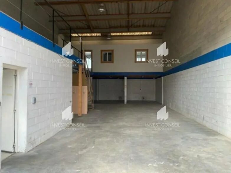 68 Rue De La Croix De L'Orme, Morainvilliers for lease - Interior Photo - Image 2 of 9