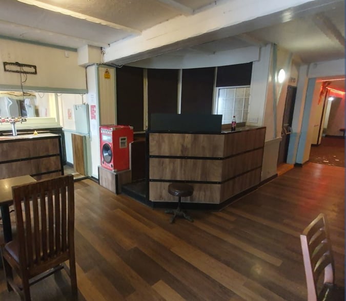 117-118 St Annes Rd, Willenhall for sale - Interior Photo - Image 2 of 64