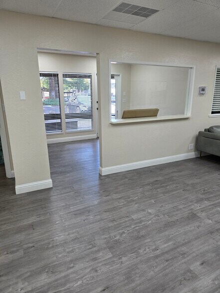 2909 Coffee Rd, Modesto, CA à louer - Photo du bâtiment - Image 2 de 11