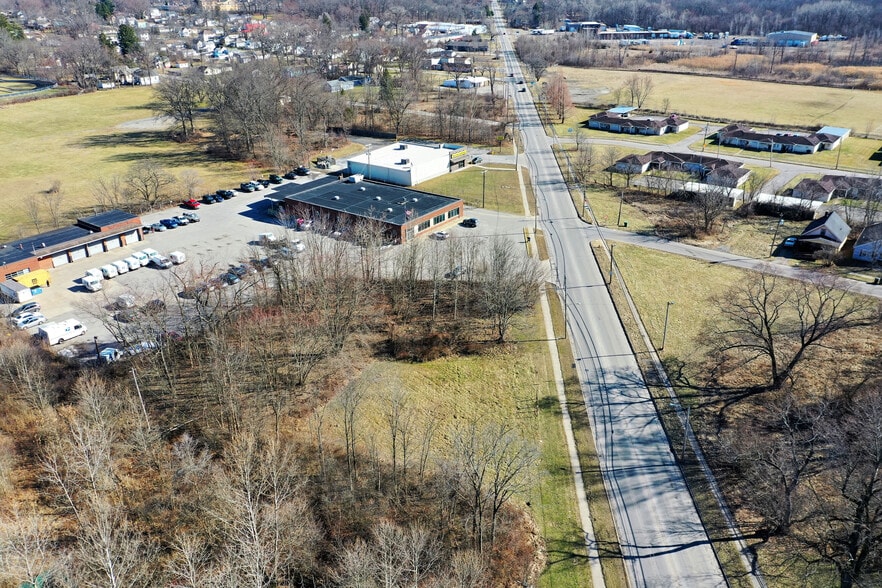 2760 Niles Road Southeast, Warren, OH à vendre - Photo du bâtiment - Image 2 de 5