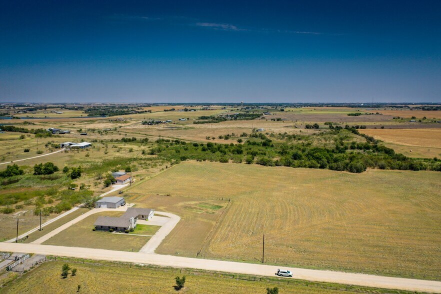 375 County Road 497, Taylor, TX à vendre - Photo du bâtiment - Image 2 de 4