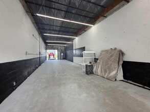 4861-4875 NE 12th Ave, Fort Lauderdale, FL for lease Interior Photo- Image 2 of 3
