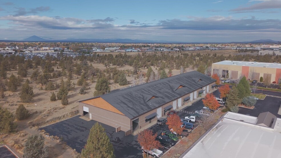 736 SW Umatilla Ave, Redmond, OR for lease - Commercial Listing Video - Image 2 of 16